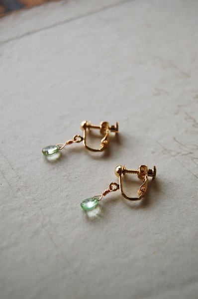 画像2: herbário【天然石・希少】アフガンペリドットのイヤリング【ピアスに変更可能】 (2)