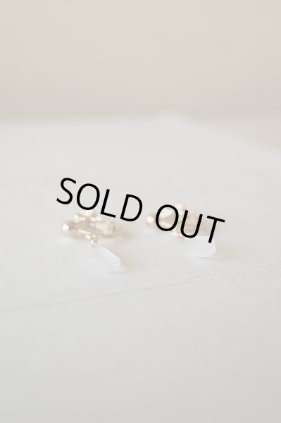 画像3: herbário【天然石・希少】ロイヤルブルームーンストーンのイヤリング【ピアスに変更可能】 (3)