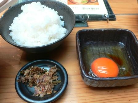 『麺劇場 玄瑛』の拉麺とたまごかけご飯②